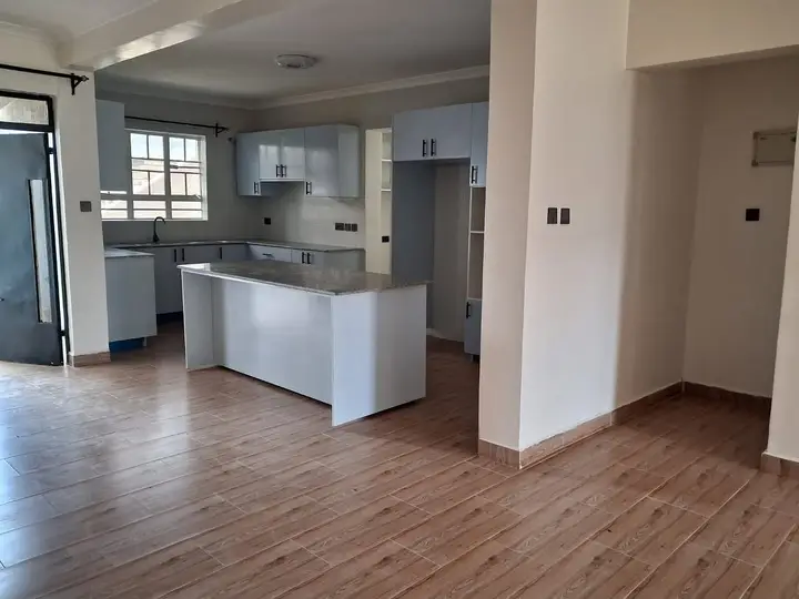 6-Bedroom House, Gated Estate, Malaa — photo 3