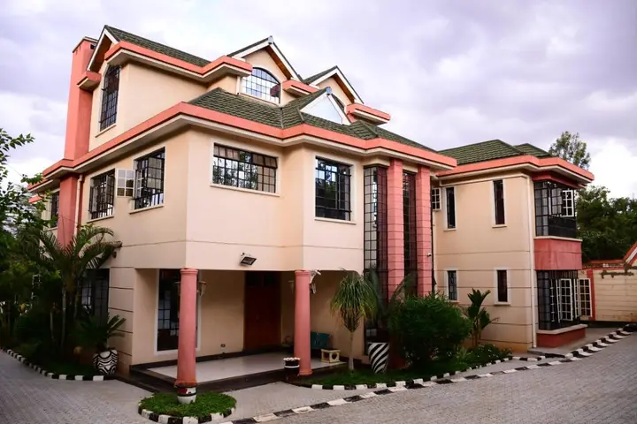 6-Bedroom House, Thome — photo 2